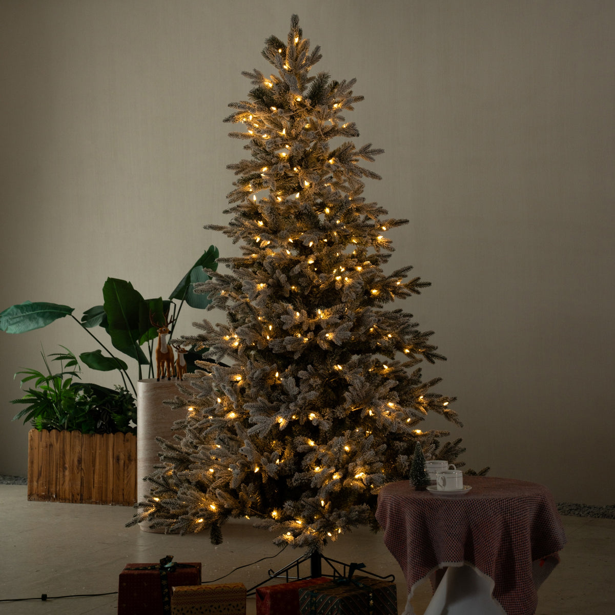 FIN Series Flocked PE & PVC Artificial Christmas Tree