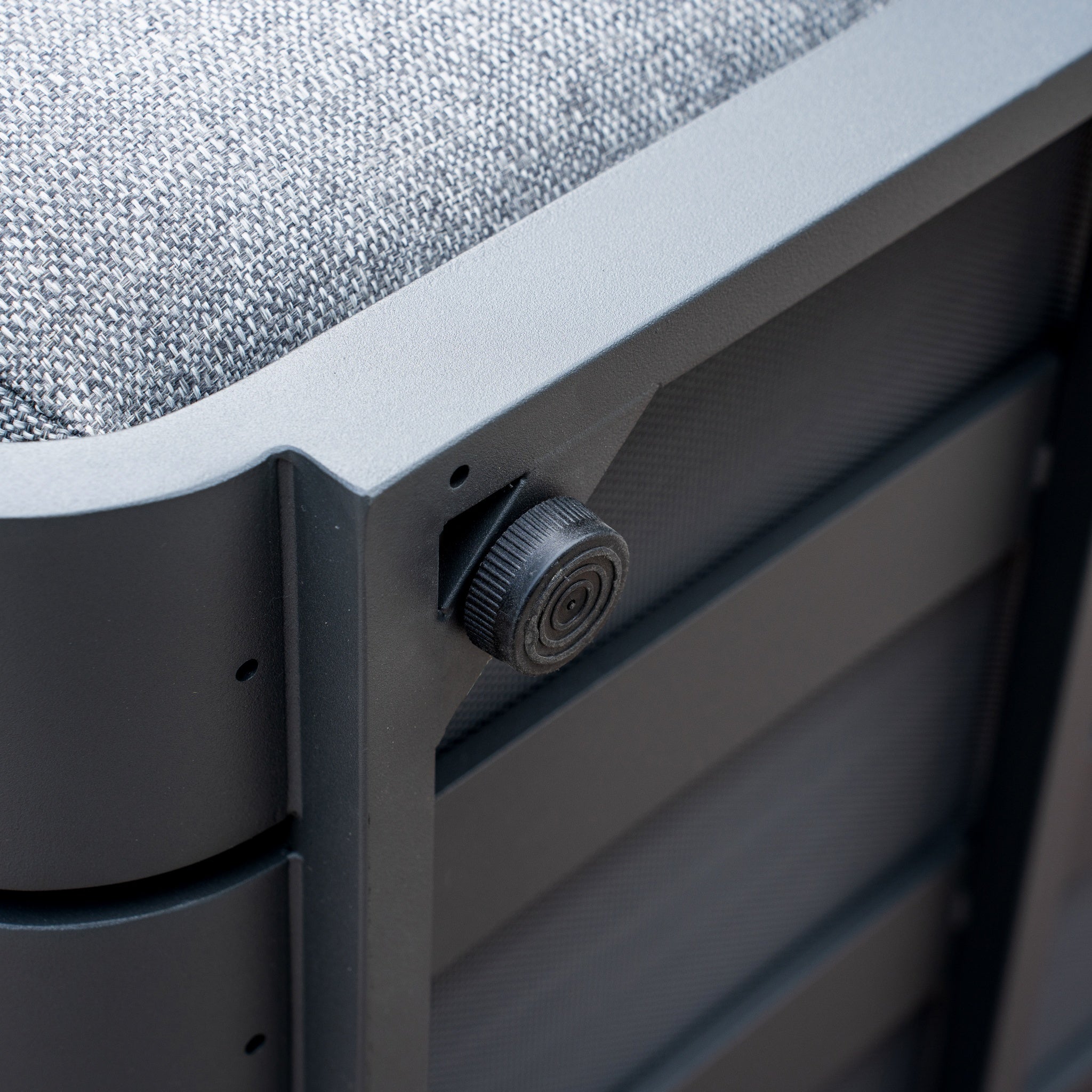 VAREL Aluminium Outdoor Armchair